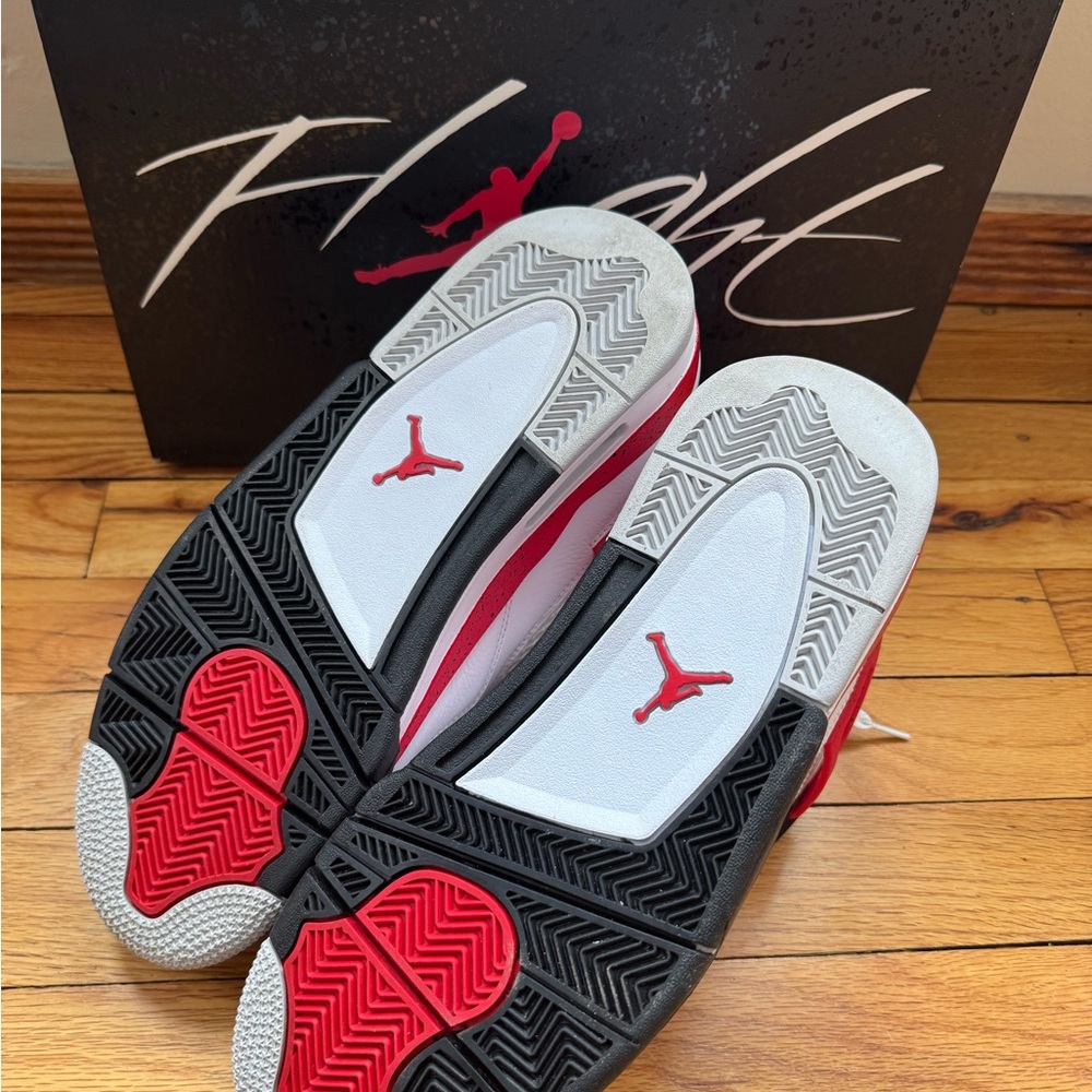 Air Jordan 4 Retro ‘Fire Red’ Mens Sz 10 w/box includes Jordan Shoe Tree - Picture 5 of 15